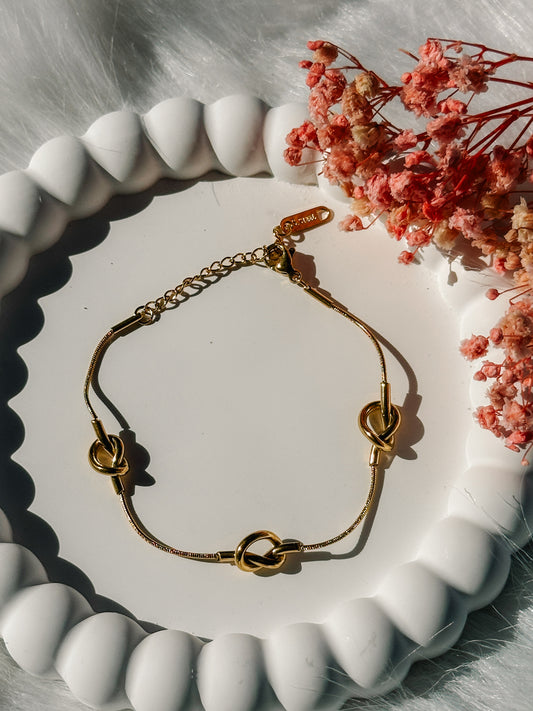 Novia Bracelet