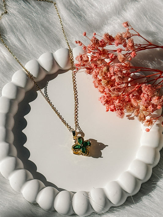 Lucka Necklace